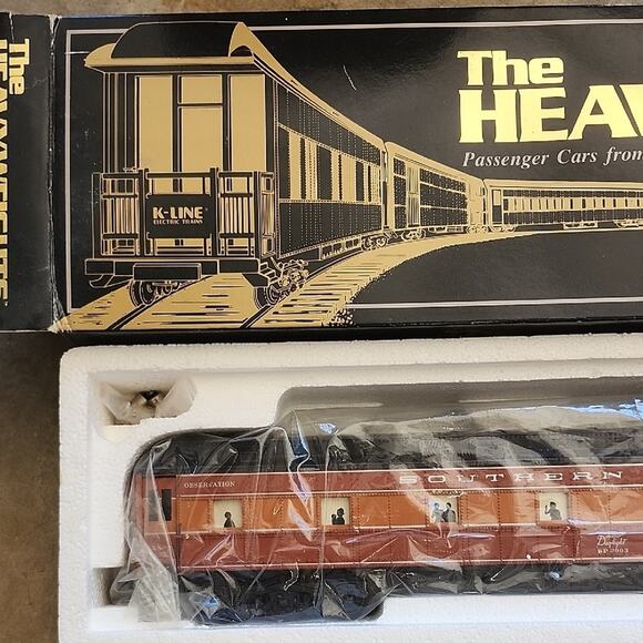 The Heavyweights Passenger Car Model Train - Daylight Observation - Picture 3 of 5